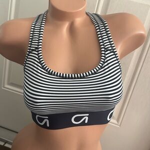 gap fit medium impact sports bra size S small